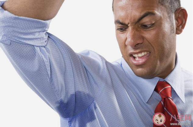 為什么出汗會有汗臭味 夏日腋臭如何消除 為什么出汗會有汗臭味 夏日腋臭如何消除