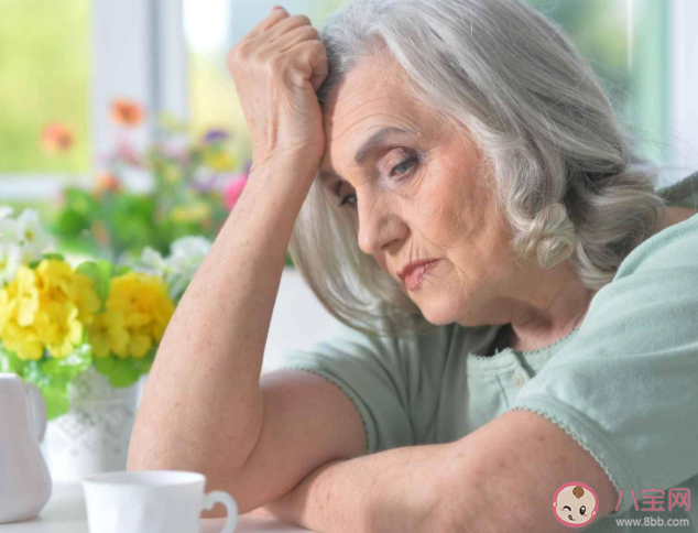 為什么老了身上會(huì)有味道 老人味是疾病的前兆嗎 為什么老了身上會(huì)有味道 老人味是疾病的前兆嗎