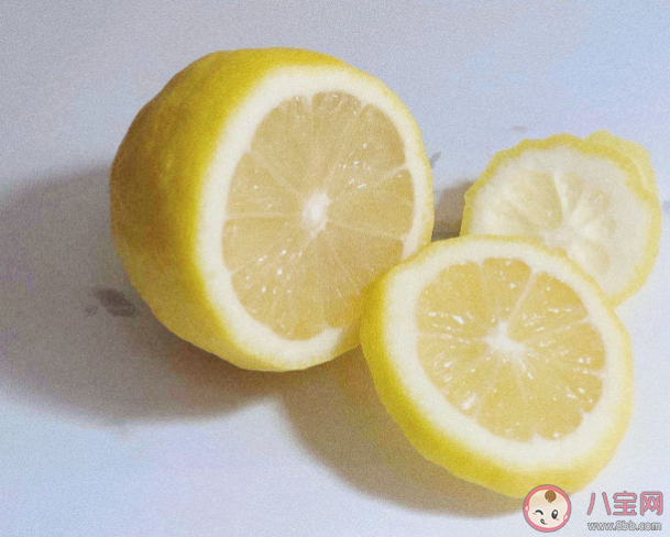 檸檬水要泡很濃嗎 泡檸檬水放幾片檸檬比較好 檸檬水要泡很濃嗎 泡檸檬水放幾片檸檬比較好
