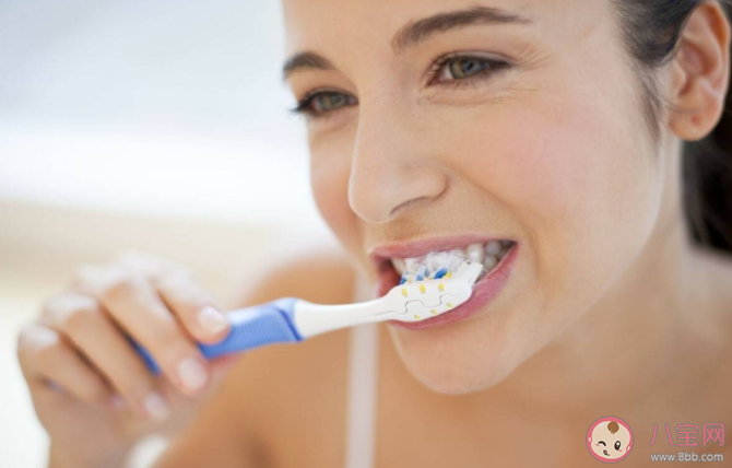 刷完牙后喝橙汁怎么變味了 刷牙吃東西后為什么很苦 刷完牙后喝橙汁怎么變味了 刷牙吃東西后為什么很苦