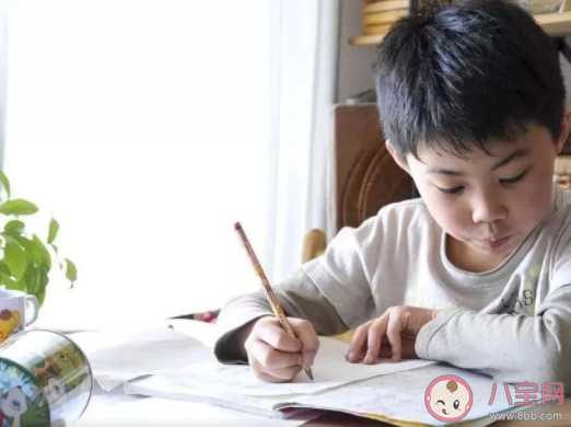 孩子不喜歡做作業是什么原因 怎樣讓孩子自覺完成作業 孩子不喜歡做作業是什么原因 怎樣讓孩子自覺完成作業