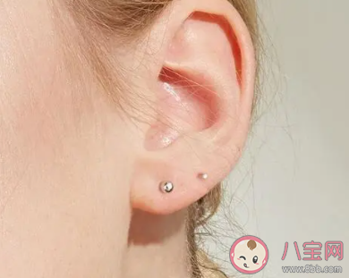 打耳洞有哪些危害 哪些人不能打耳洞 打耳洞有哪些危害 哪些人不能打耳洞