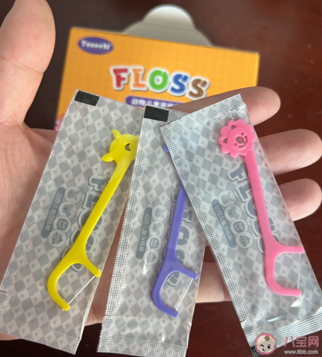 孩子多大可以用牙線 小寶寶們可以用牙線嗎 孩子多大可以用牙線 小寶寶們可以用牙線嗎