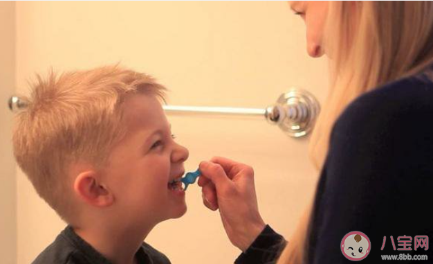 孩子多大可以用牙線 小寶寶們可以用牙線嗎 孩子多大可以用牙線 小寶寶們可以用牙線嗎