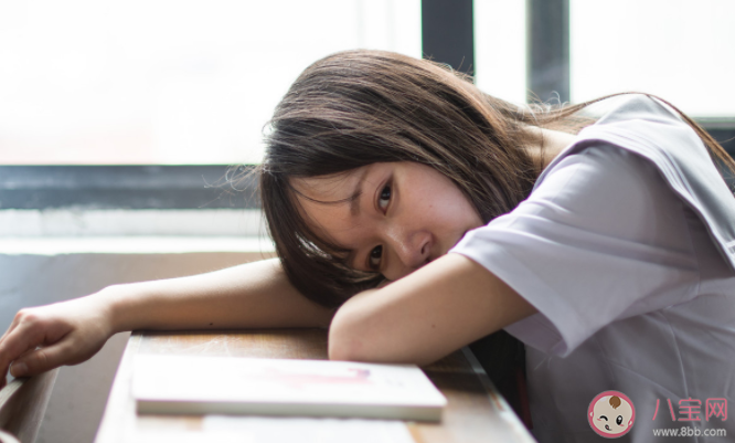 為什么年輕人睡眠時間越來越少 青少年睡眠不足有什么危害