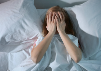 為什么年輕人睡眠時間越來越少 青少年睡眠不足有什么危害