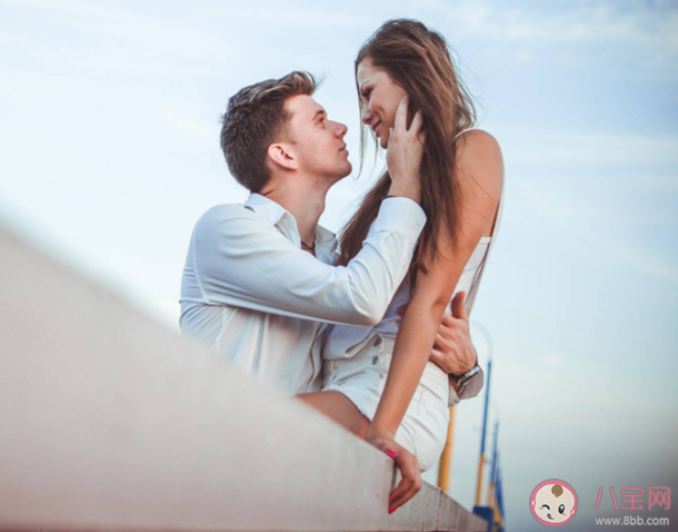 男人會同時(shí)愛上兩個(gè)女人嗎 婚后遇到一生摯愛要不要離婚