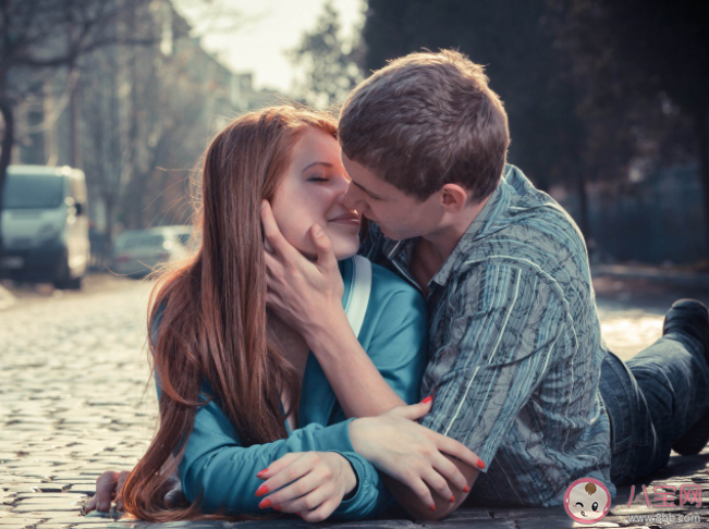 接吻時你的身體在做什么 接吻時會有哪些生理反應(yīng)