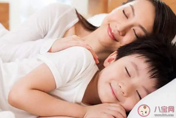 怎么看有娃后跟老公分房睡 分房睡會(huì)影響爸爸的育兒參與感嗎