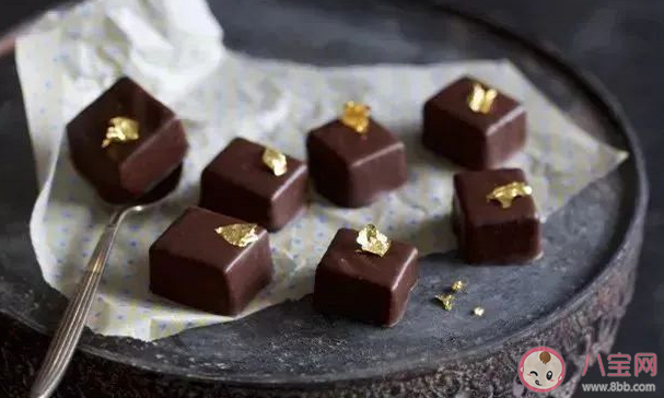 食物里可以添加金銀箔粉嗎 食品中添加金銀箔粉為什么屢禁不止