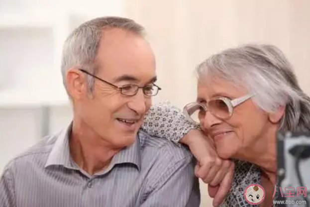 女性壽命比男性平均長多少 為什么女性更長壽 女性壽命比男性平均長多少 為什么女性更長壽