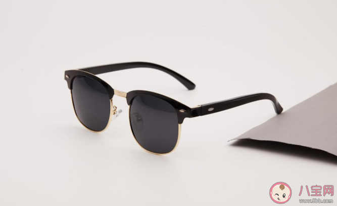 偏光太陽鏡下雨天要不要戴 偏光太陽鏡和普通太陽鏡的區別