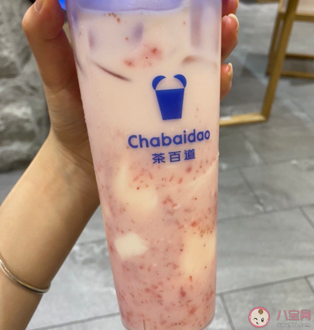 為何要盡量少喝奶茶 奶茶喝多了會給你的身體帶來什么