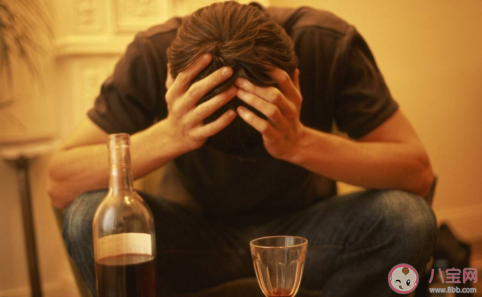 睡前喝酒有助于健康嗎 能用酒精幫助入睡嗎