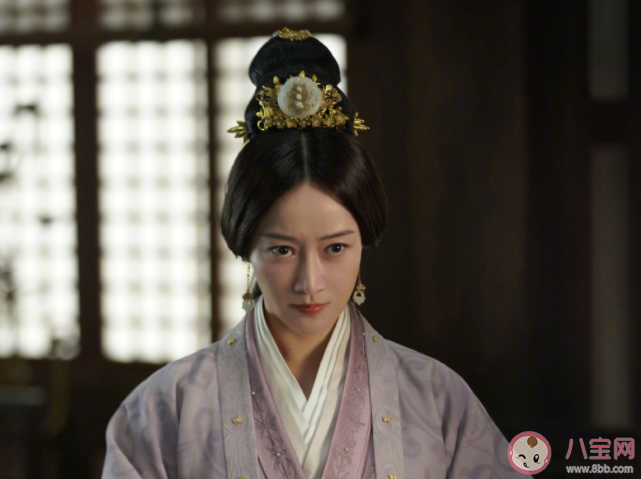 《月升滄?！反居谑蠟槭裁刺岬饺庞^ 金佛里面藏了什么