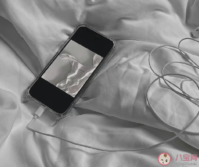 愛(ài)情里真正的遺憾是什么 你在愛(ài)情中有過(guò)哪些遺憾 愛(ài)情里真正的遺憾是什么 你在愛(ài)情中有過(guò)哪些遺憾