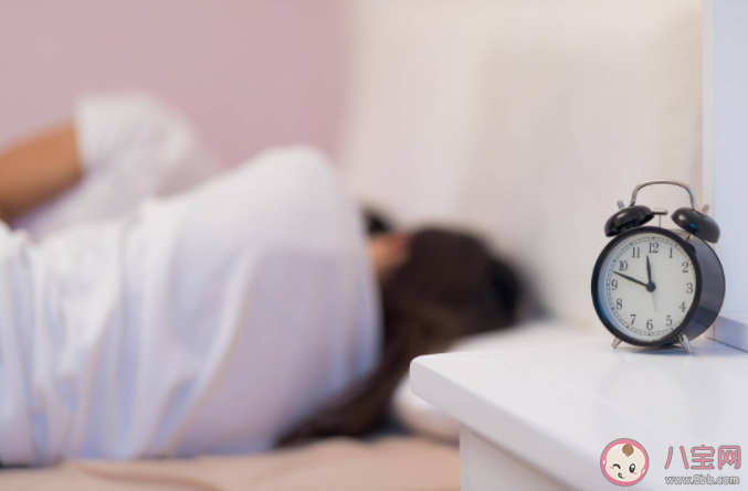 側(cè)臥睡覺真的會加快面部的衰老嗎 睡姿不當會導致大小臉嗎 側(cè)臥睡覺真的會加快面部的衰老嗎 睡姿不當會導致大小臉嗎