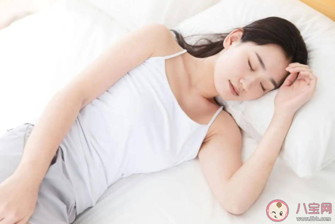 側(cè)臥睡覺真的會加快面部的衰老嗎 睡姿不當會導致大小臉嗎 側(cè)臥睡覺真的會加快面部的衰老嗎 睡姿不當會導致大小臉嗎