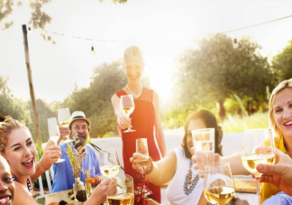 職場被勸酒真的不喝不行嗎 在酒桌上被勸酒怎么辦