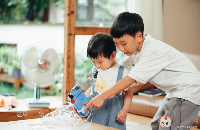 社恐的孩子如何交朋友 孩子的社交表現差別能有多大