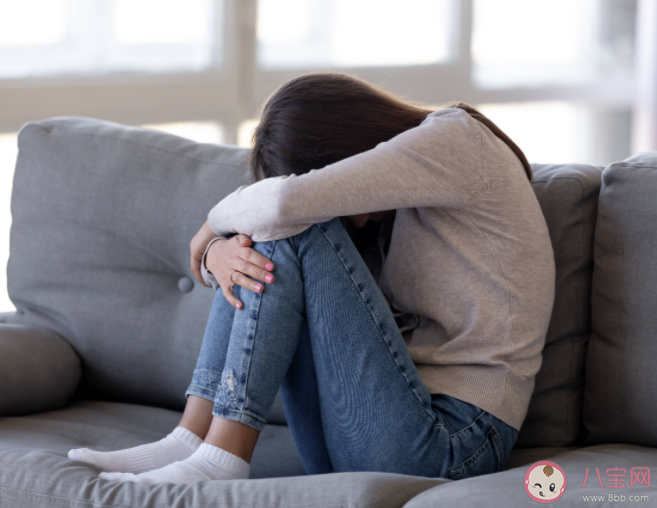 焦慮型依戀人格有什么特點 焦慮是如何破壞親密關(guān)系的