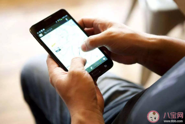 為什么工作時總忍不住玩手機 為什么我們現在那么依賴手機