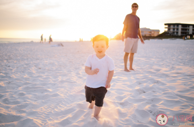 有必要教孩子公共場(chǎng)合行為常識(shí)意識(shí)嗎 公共場(chǎng)合孩子要注意的10條規(guī)矩