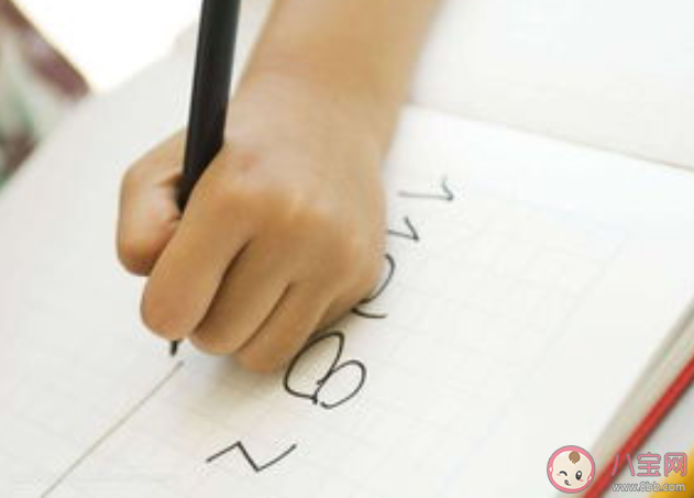 左撇子鍛煉全腦會更聰明嗎 左撇子有哪些煩惱