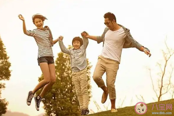 家庭氛圍對孩子成長的影響有多大 焦慮的家長養成的孩子有什么不同 家庭氛圍對孩子成長的影響有多大 焦慮的家長養成的孩子有什么不同