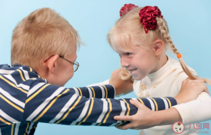 孩子被欺負不敢還手怎么辦 孩子可能受到欺負的14個表現