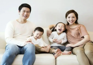 家庭氛圍對(duì)孩子成長(zhǎng)的影響有多大 焦慮的家長(zhǎng)養(yǎng)成的孩子有什么不同