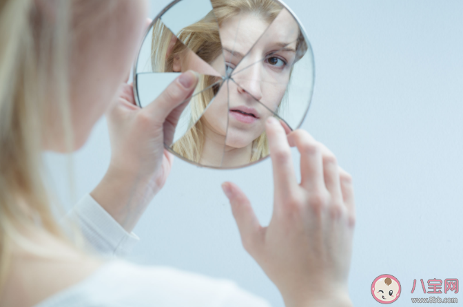 自戀型人格有哪些表現 自戀者知道自己的問題嗎 自戀型人格有哪些表現 自戀者知道自己的問題嗎