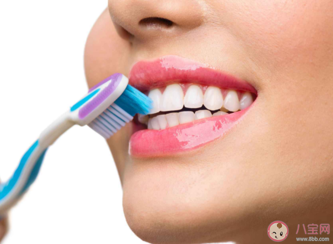 喝完碳酸飲料后多久刷牙 碳酸飲料對牙齒有什么傷害