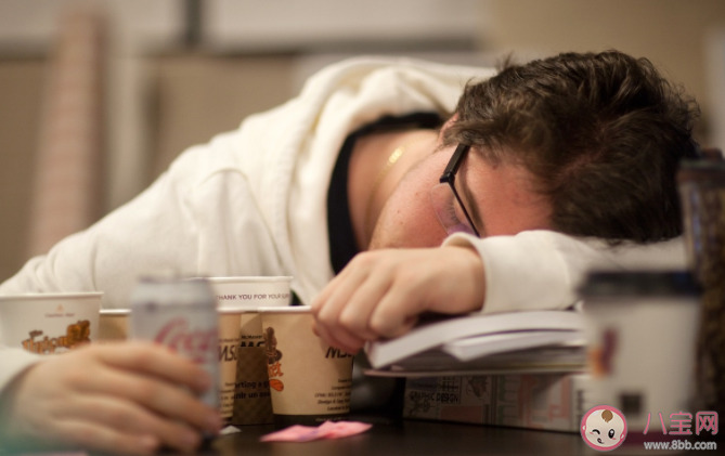 為什么熬夜會掉頭發 熬夜脫發怎么重新長回來