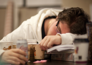 為什么熬夜會掉頭發 熬夜脫發怎么重新長回來