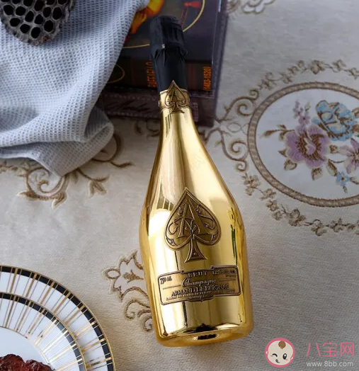 嘿哎哎你是我的寶貝想你的滋味隱隱作祟是什么歌 《黑桃A》完整版歌詞在線聽歌