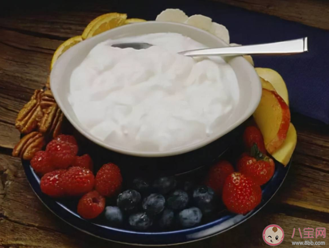 高價酸奶營養更好嗎貴在哪里如何選擇一款優質的酸奶 高價酸奶營養更好嗎貴在哪里如何選擇一款優質的酸奶