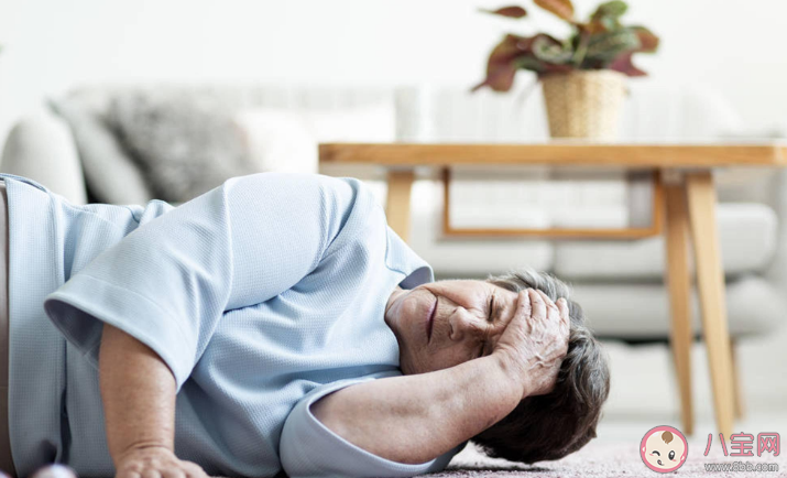 老年人摔倒容易引起哪些并發癥 預防老年人跌倒的運動 老年人摔倒容易引起哪些并發癥 預防老年人跌倒的運動