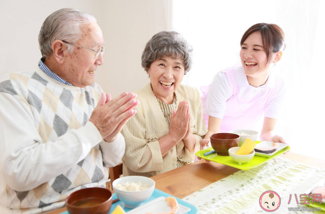 為什么老人容易出現(xiàn)營(yíng)養(yǎng)不良 老年人容易缺什么營(yíng)養(yǎng)