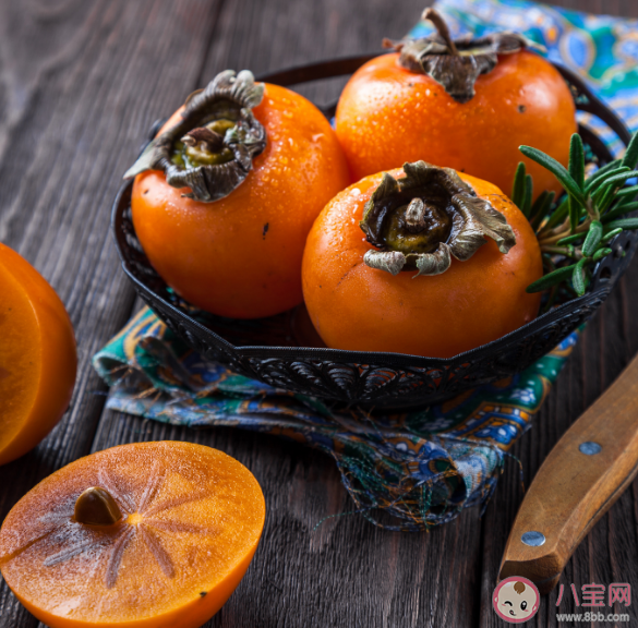 柿子為什么不能多吃 空腹吃柿子為什么腹痛 柿子為什么不能多吃 空腹吃柿子為什么腹痛