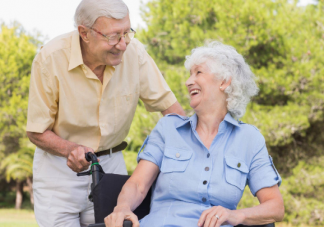 全國男女壽命差距越來越大是怎么回事 為什么男性壽命比女性短