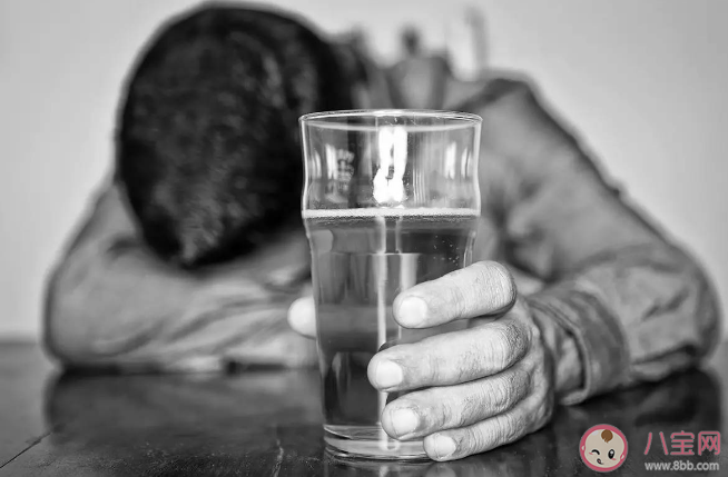 宿醉后怎么根據不同癥狀飲食 宿醉多長時間會好