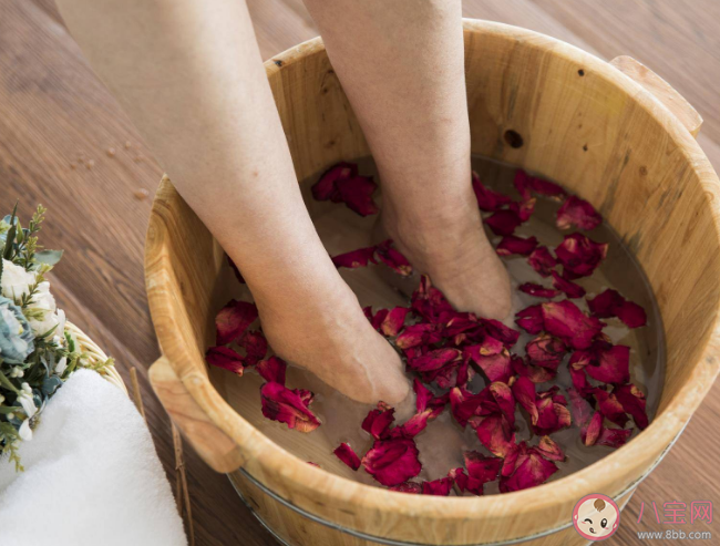 痛風患者不能泡腳嗎 痛風緩解期如何正確泡腳