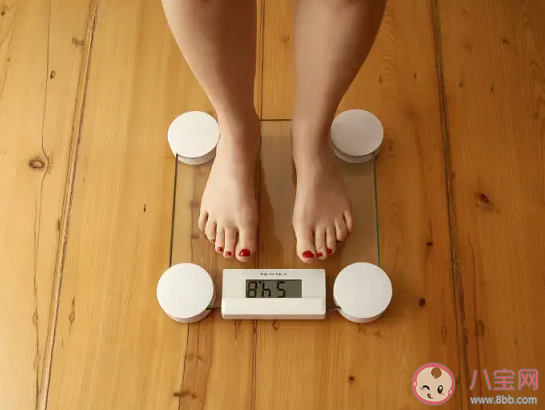 一天里什么時候測體重最標準 早上稱體重會輕一點嗎 一天里什么時候測體重最標準 早上稱體重會輕一點嗎