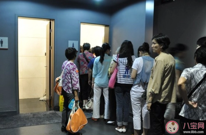 為什么女廁所總是排長隊 女生上廁所怎么這么慢