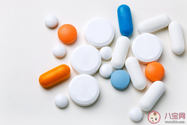 女子混吃7種感冒止咳藥全身長(zhǎng)滿膿皰是怎么回事 多種藥物混吃有什么危害