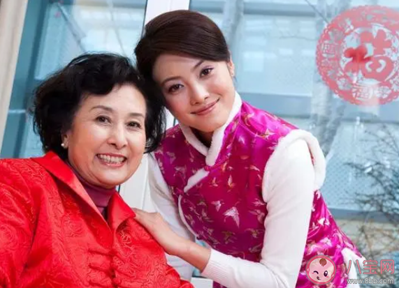 婆婆打牌贏錢給兒媳當零花是真的嗎 怎樣處理好婆媳關系 婆婆打牌贏錢給兒媳當零花是真的嗎 怎樣處理好婆媳關系