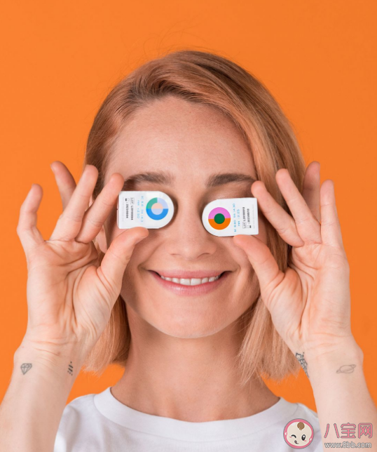 女子連戴10年隱形角膜受損變色 長期戴隱形眼鏡對眼睛有什么傷害 女子連戴10年隱形角膜受損變色 長期戴隱形眼鏡對眼睛有什么傷害