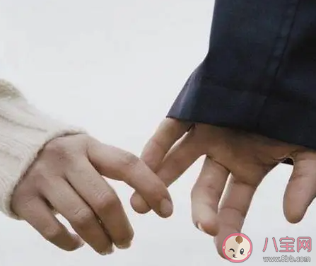 為什么勸情侶不要輕易拉黑 怎樣看待情侶互相拉黑