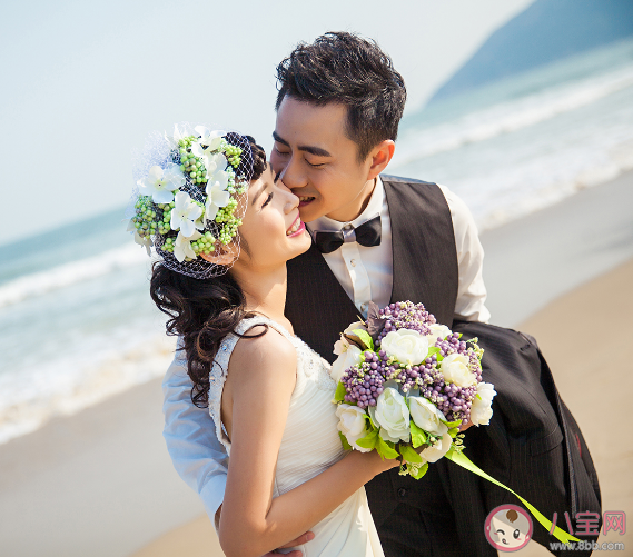 女子曬6本結婚證4本離婚證是真的嗎 多次離婚復婚有次數限制嗎